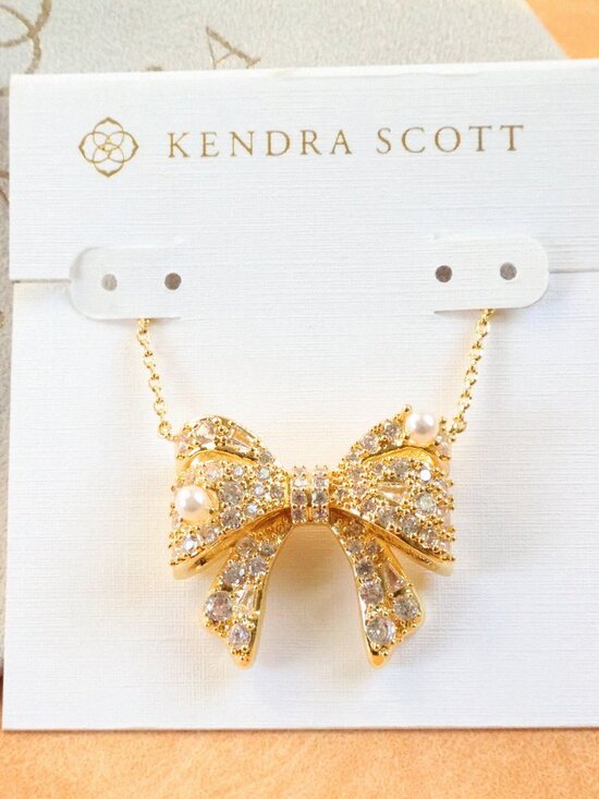 Kendra Scott Jewelry - Kendra Scott Krista Bow Necklace 🎀 Gold White Mix